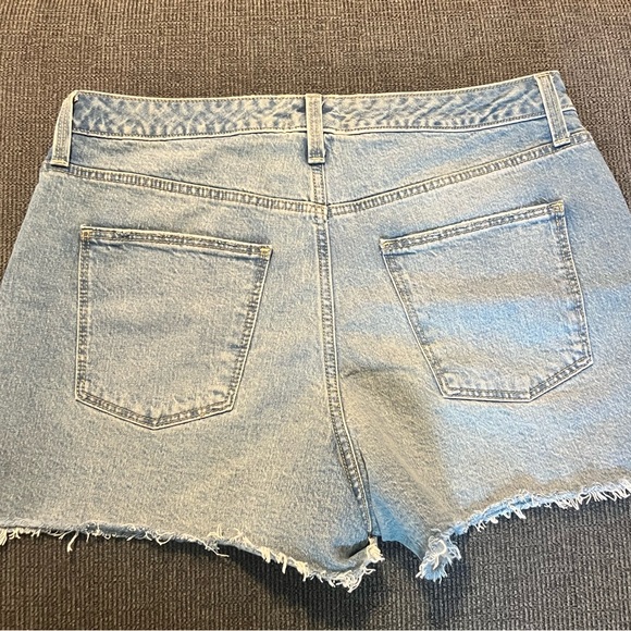 Universal Thread Vintage Midi Jean Shorts - Picture 4 of 4